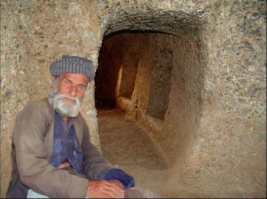 Khalu Hossein Kuhkan & his cave