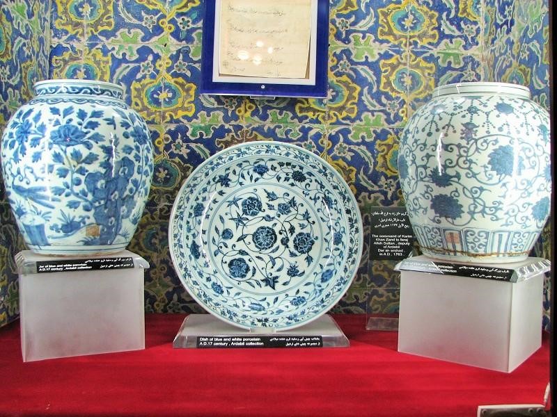 A view of the porcelain in the Sheikh Safi collection