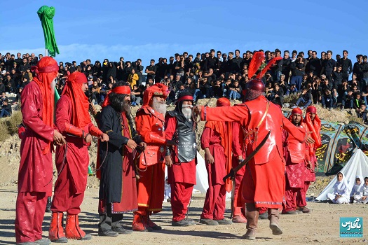 TAziye artists performing in red