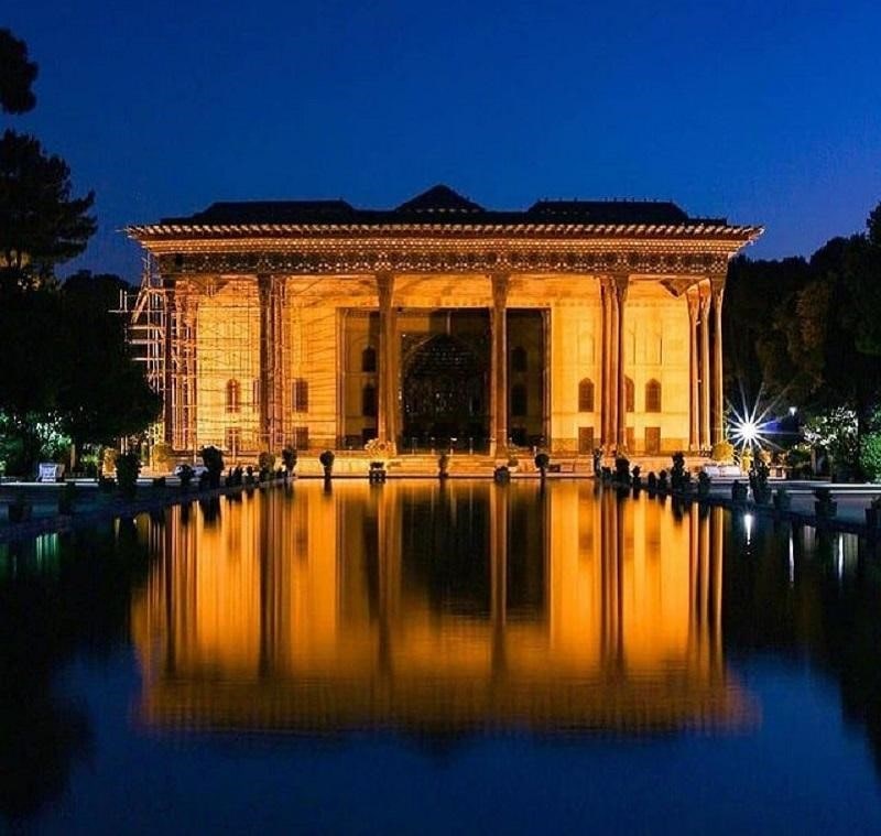 Safavid architecture in the Persian Garden in Chehel Sotoun Palace