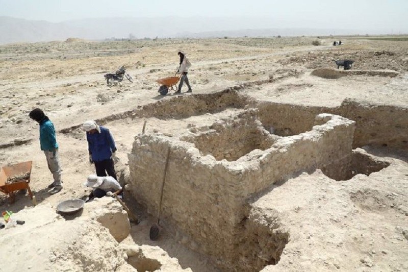 Excavations in Arjan Mosque