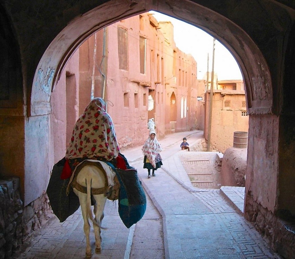 Abyaneh Village People in lanes