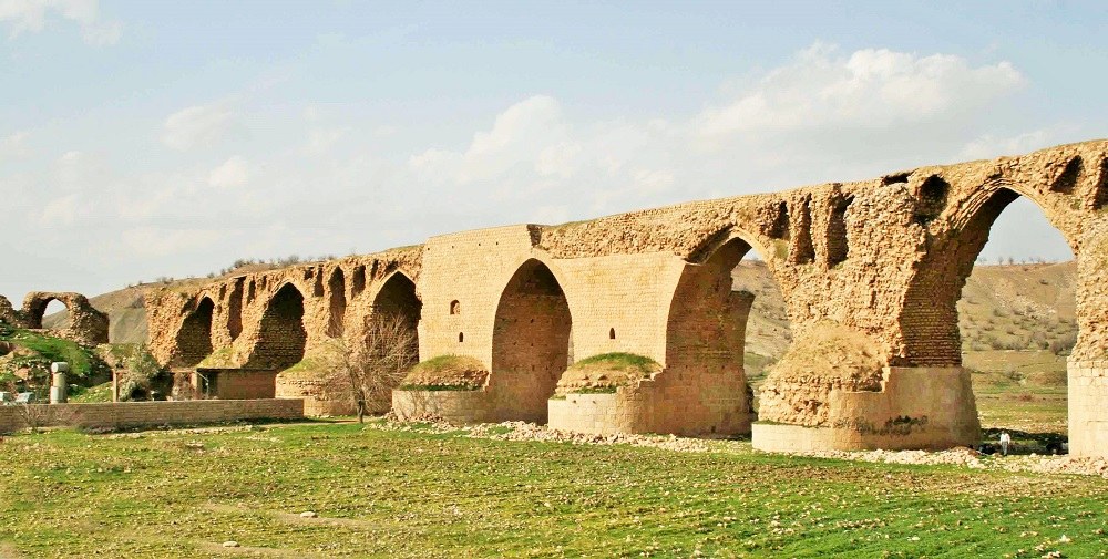 Shapoori Bridge in Khorram Abad Valley