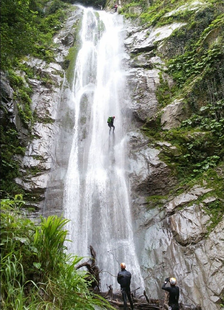 Shahroud Tourist Attraction: Dastan Gorge Waterfall