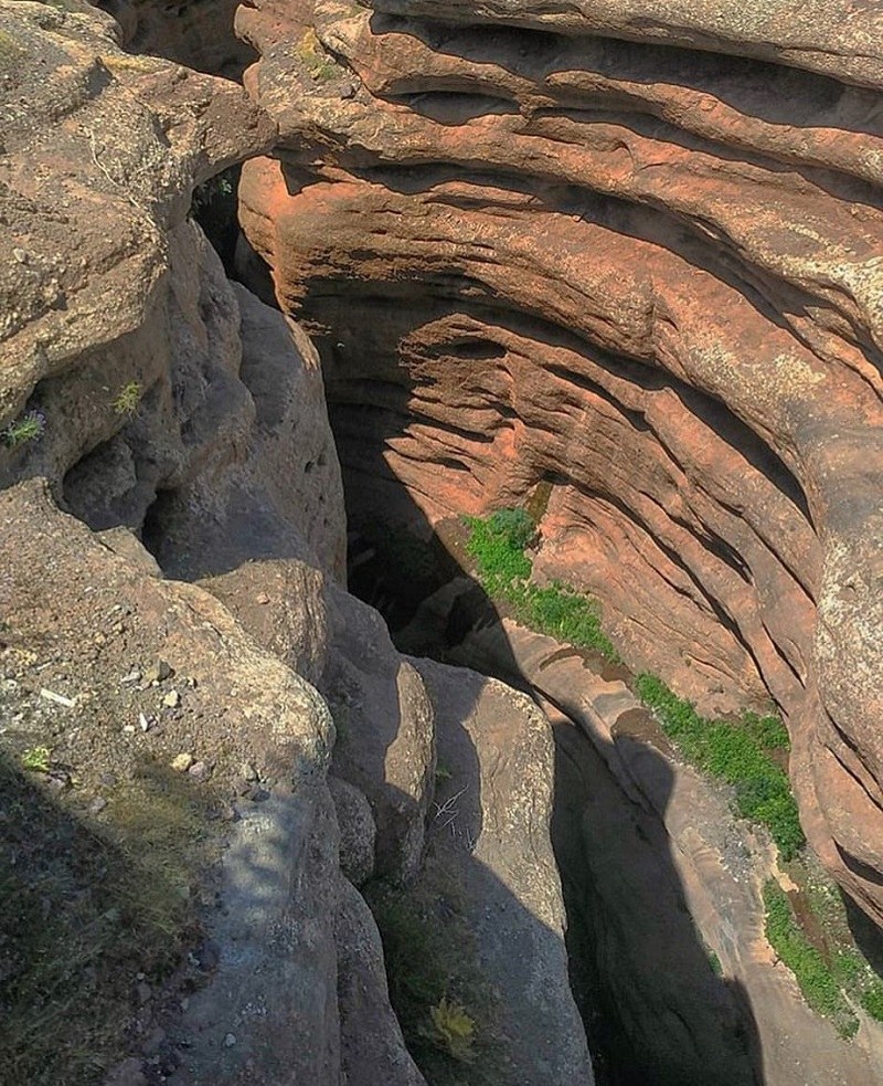 Qazvin Natural Attractions: Garma Galou Gorge