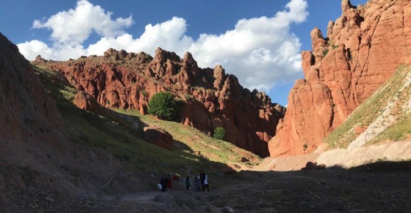 Neyshabur Natural Attractions: Haft Ghar Valley