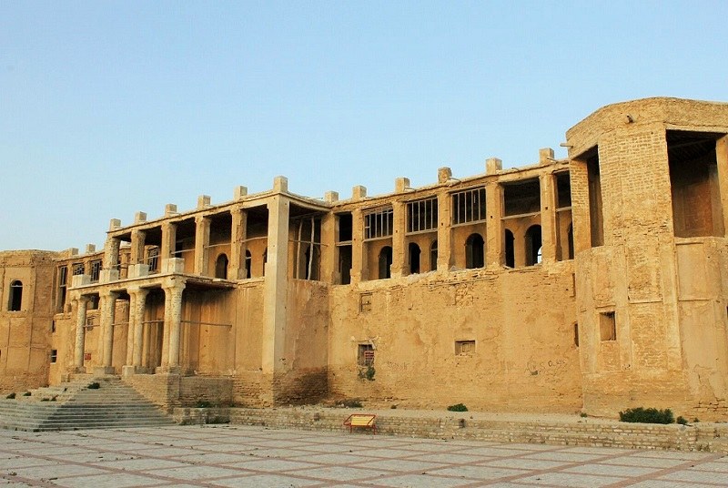 Bushehr Cultural Attractions: Malek-o-Tojar Mansion