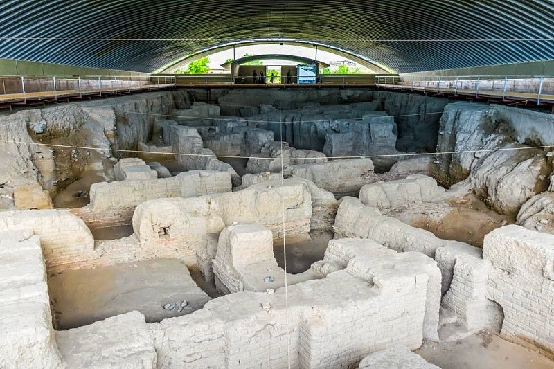 Ruins of Medians in Hegmataneh