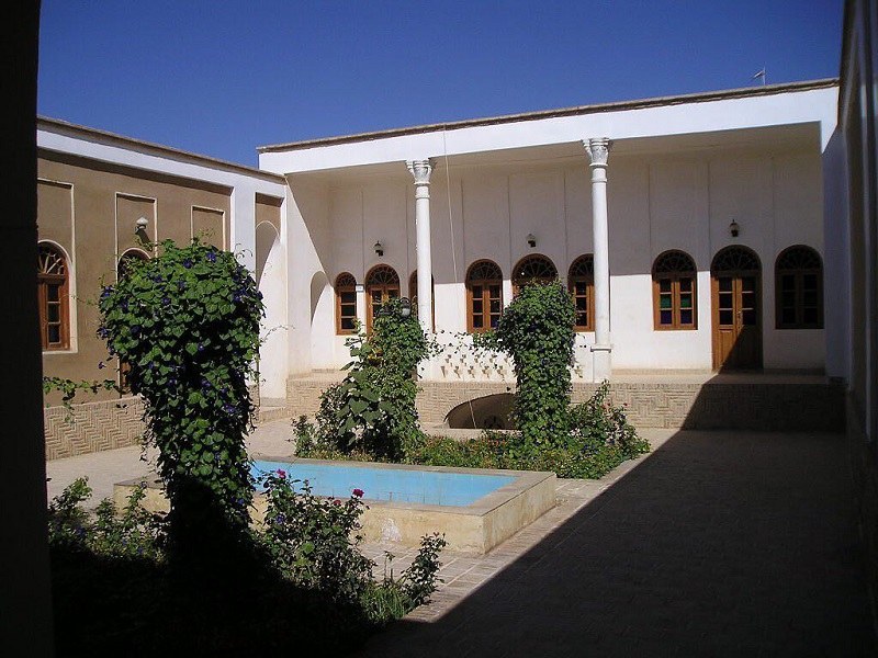 Inside the courtyard of Lotfi House in Damghan