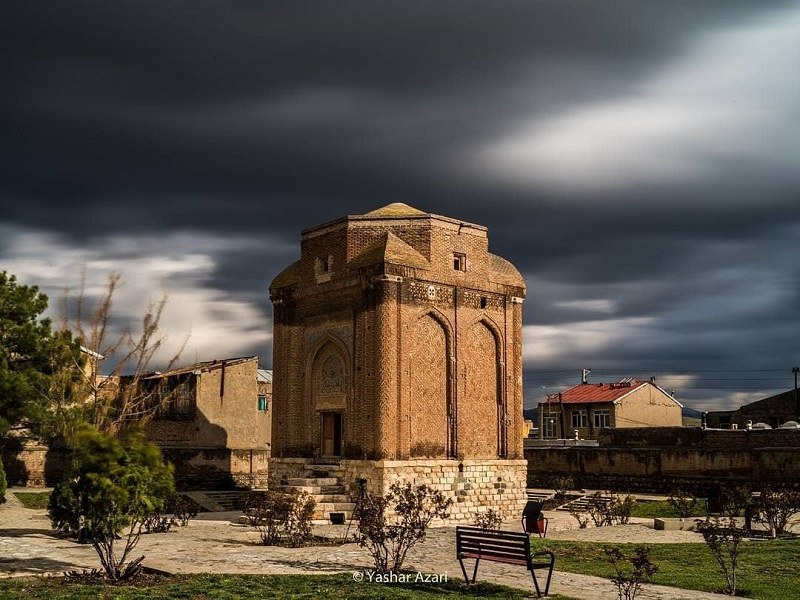 Maragheh Historical Attractions: Red Dome / Tomb Tower