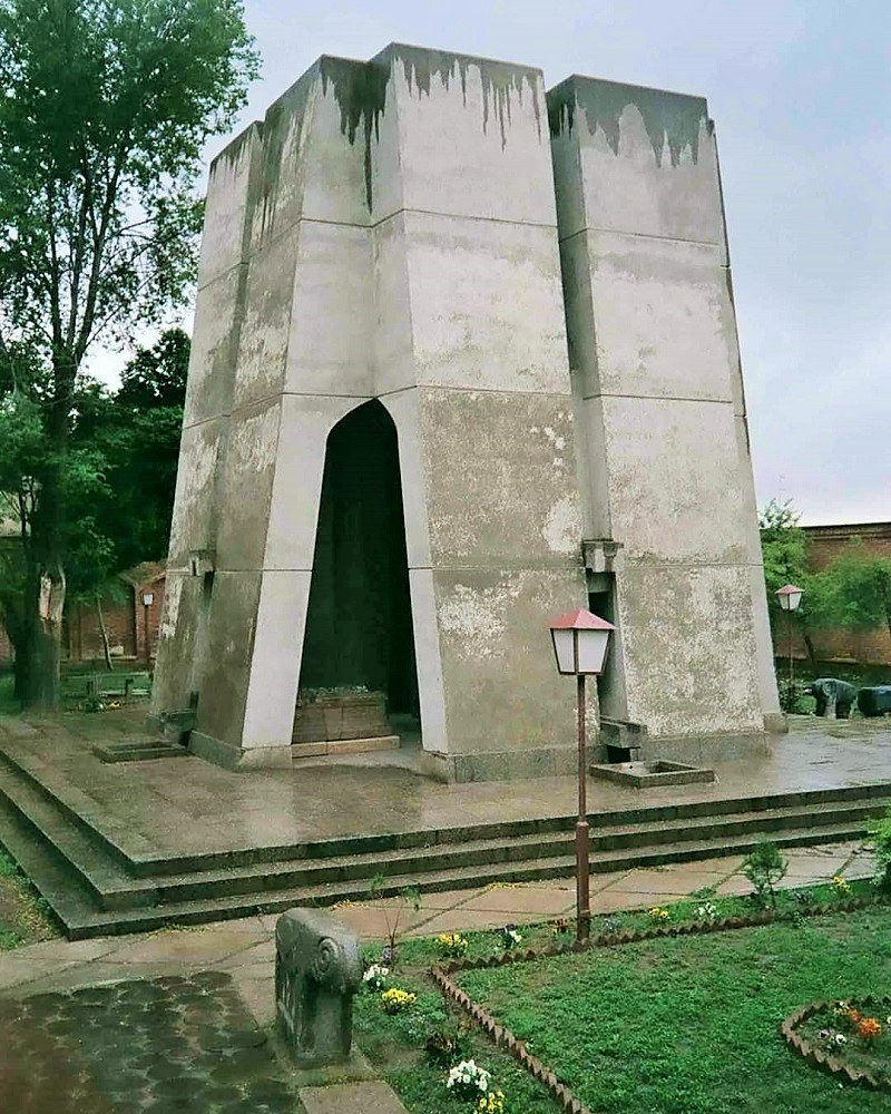 Tomb of Awhadi Maraghehei