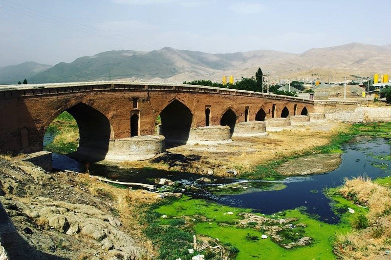 Qeshlaq Historical Bridge