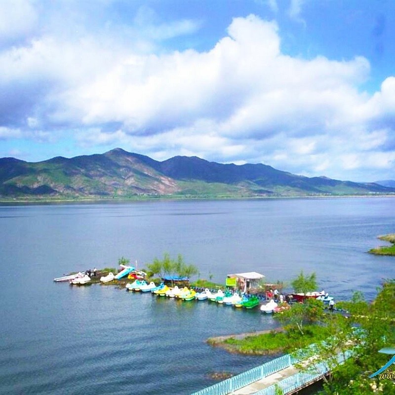 Zarivar Lake