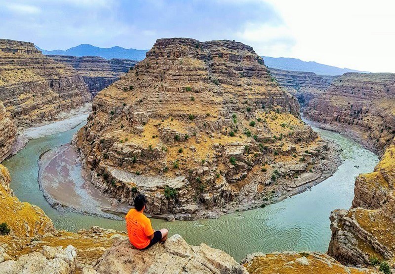 Khazineh Valley