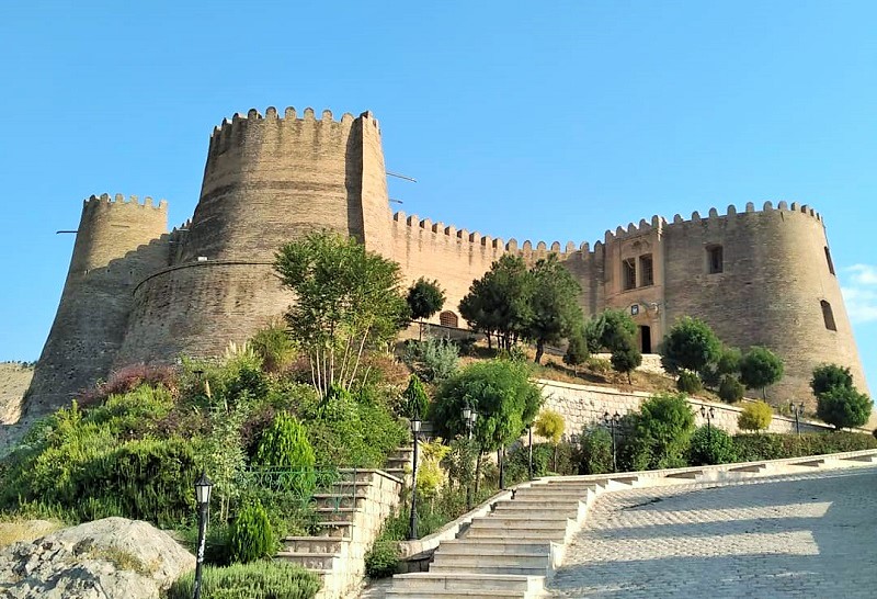 Khoramabad Tourist Attractions: Falakolaflak Fort