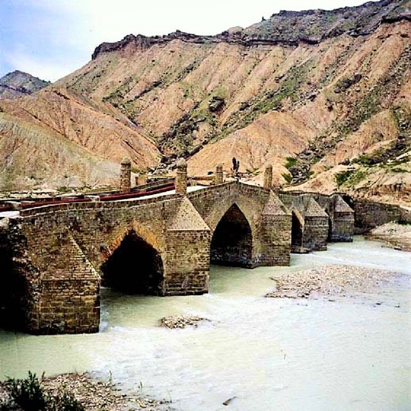 Lar Historical Attractions: Shah Abbasi Bridge