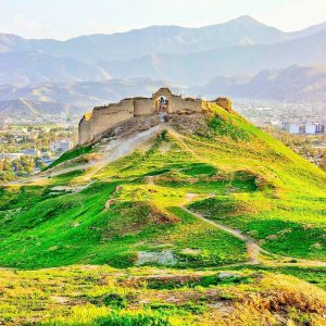 Lar Tourist Attractions: Ejdeha Peykar Castle