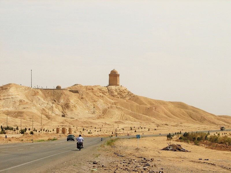 Location of Gonbad Aali overlooking Abarkuh Town