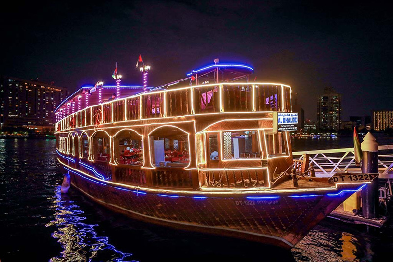 Take 4 Days in Dubai and get on dhow Cruise on Dubai Creek