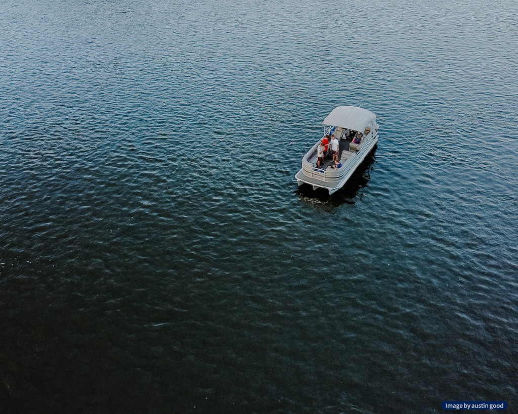 Get Pontoon Boats in Miami