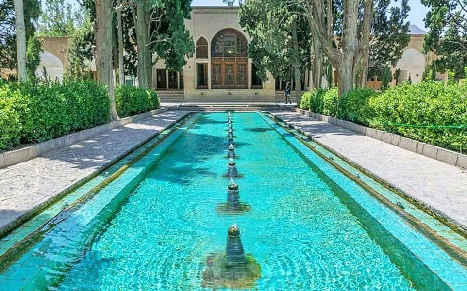 Fin Garden of Kashan water pond