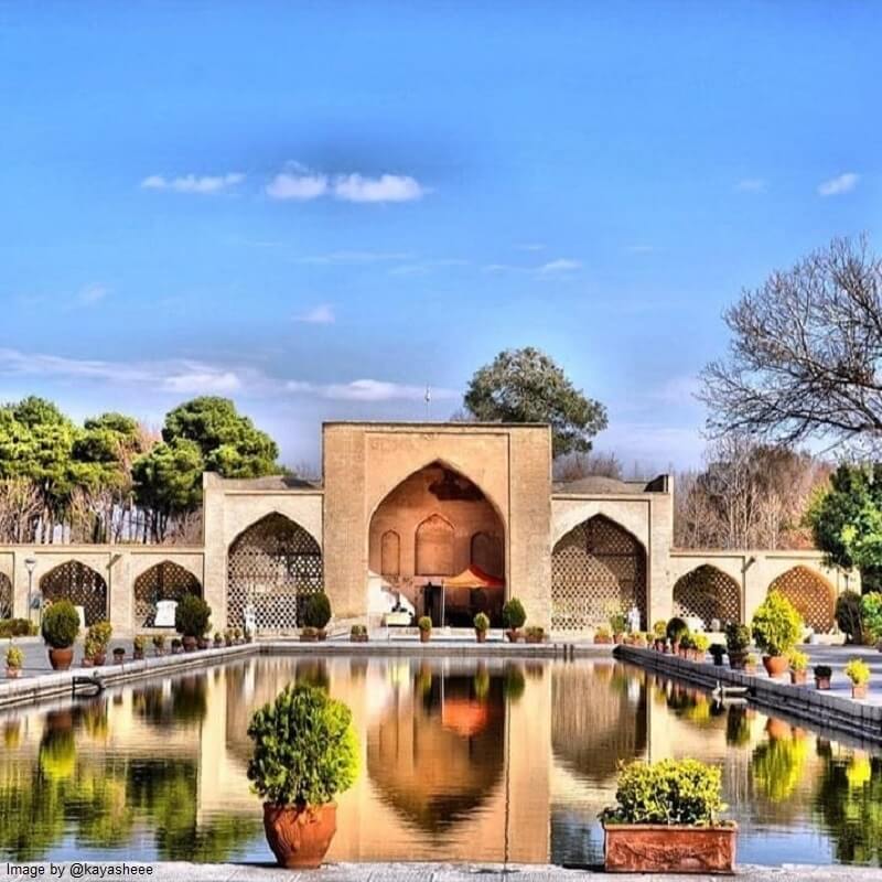 The entrance to the Chehel Sotoon Palace garden