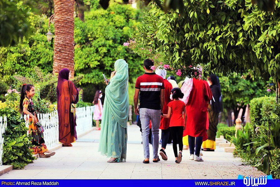 Tourists of Eram Garden