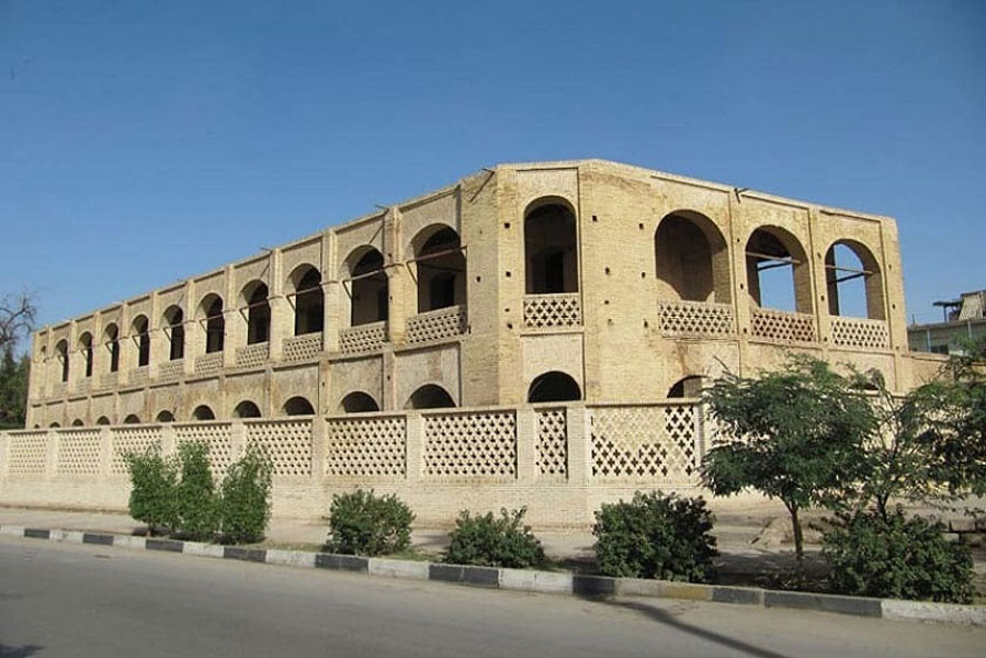 Historical attractions of Ahvaz: Moein Al-Tojar Caravanserai