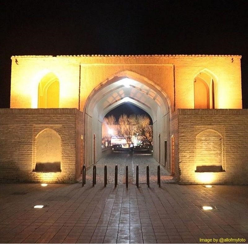 Shahrestan Bridge toll-house