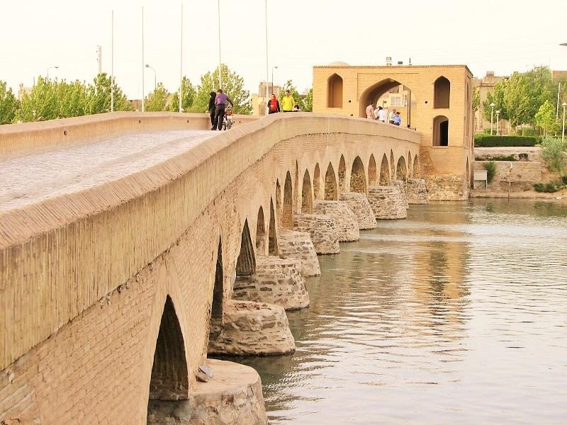 Tourist attractions of Isfahan: Jey Bridge on Zayandeh Rud