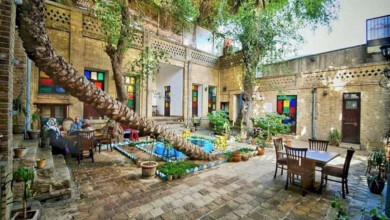 The bent palm in the Mapar house of Ahvaz