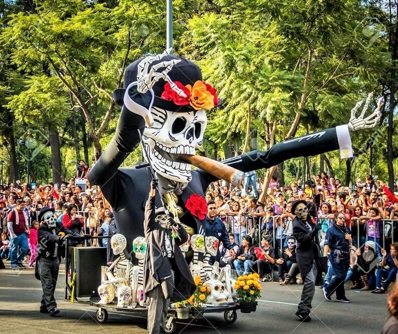 Crowds at Día de los Muertos in Mexico