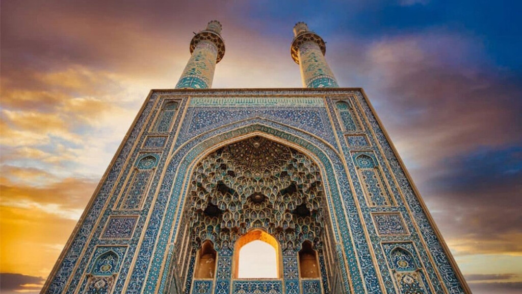 Isfahan Monuments Showcasing Iranian Art and Architecture
