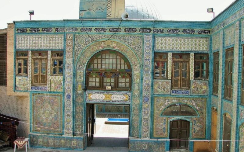 Entrance of Tekiye Moaven Al Molk in Kermanshah