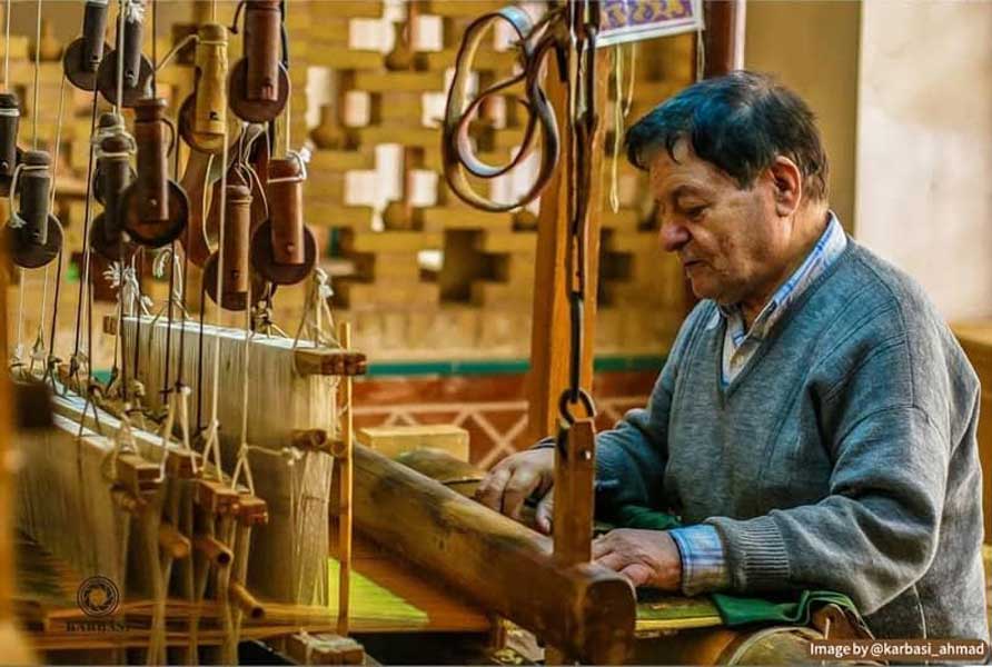 Visit the velvet weaving workshops
