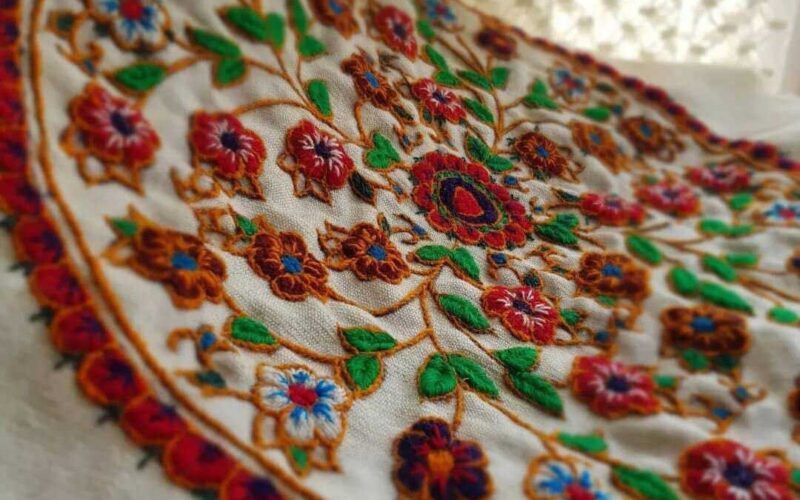 Getting to know the beautiful art of Pateh Douzi embroidery in Iran