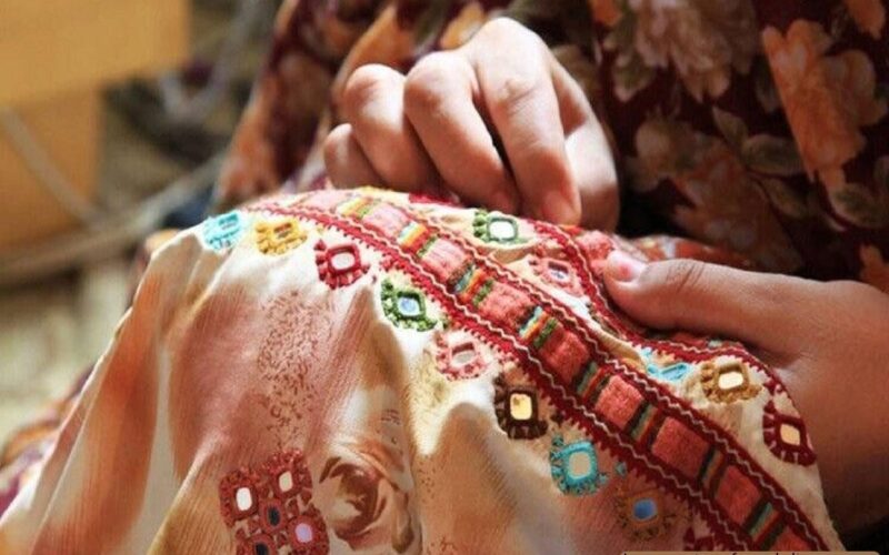 Introduction to Turkmen-style needlework art