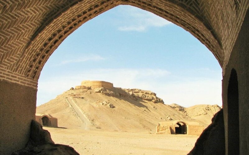 Learn more about the Yazd Zoroastrian dakhma and its architecture