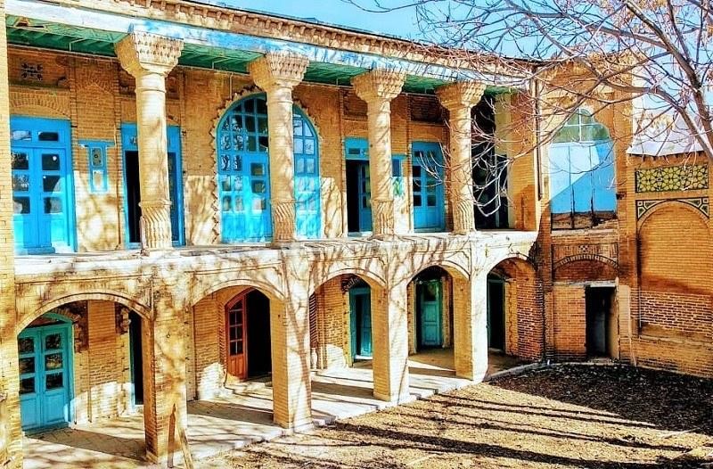 The view of the beautiful courtyard of the Randeh Kesh house