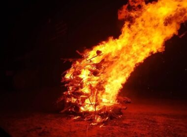 Learn more about the Sadeh Celebration in Iran