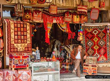Vakil Bazaar & Sara-ye Moshir in Walking Tour of Shiraz